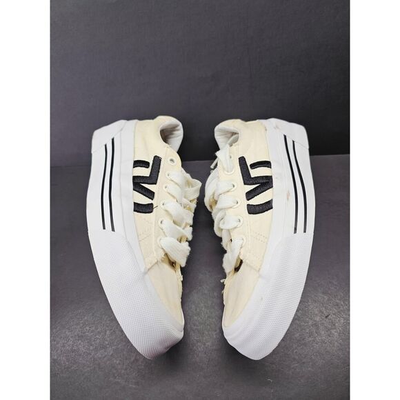 Vans Women 5 Comfy footwear - Picture 9 of 10